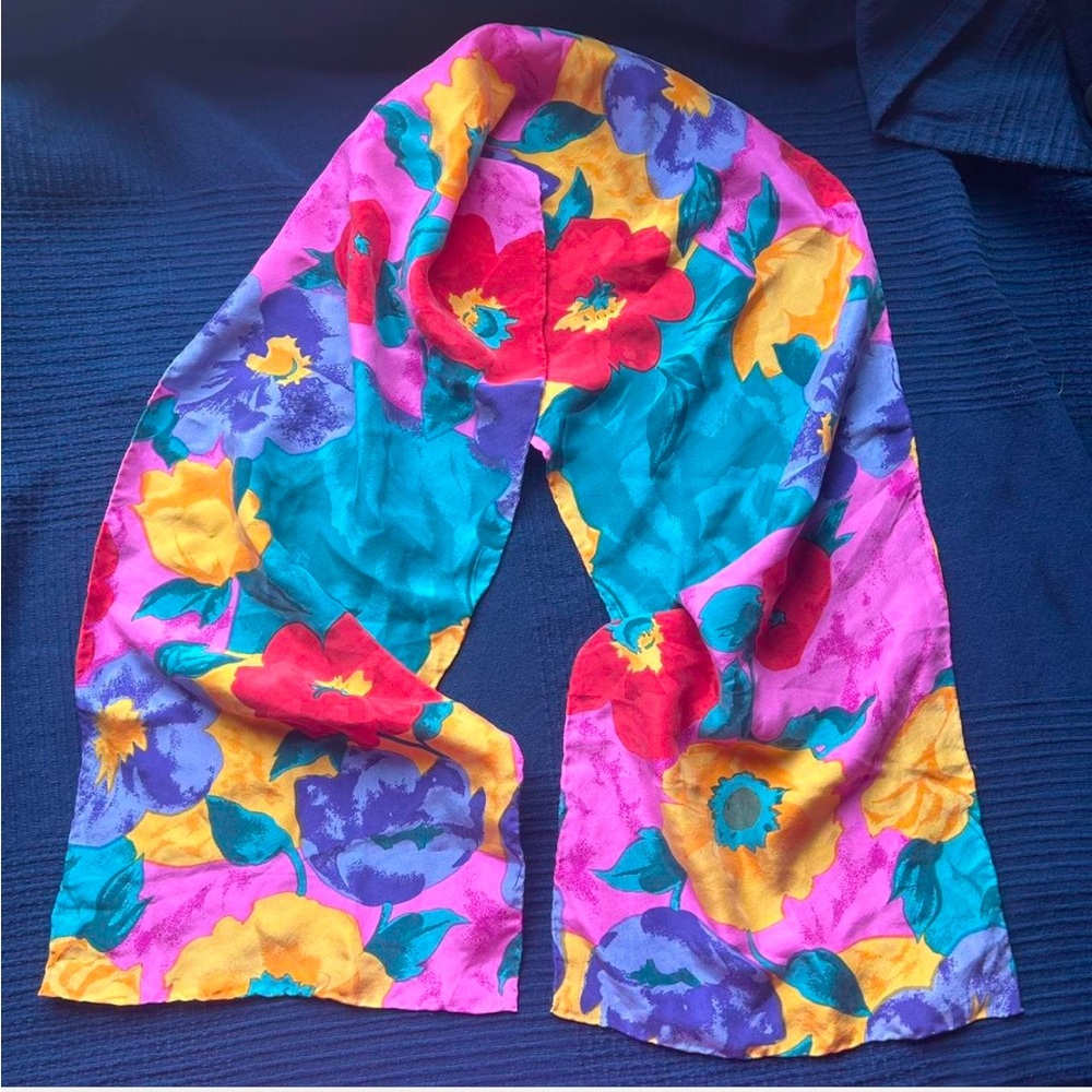 🌺GORGEOUS 80's SCARF🌺 - Picture 3 of 3